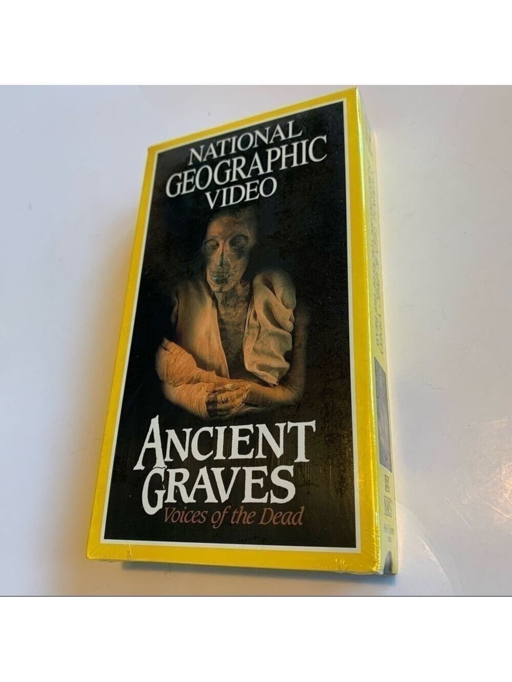 NATIONAL GEOGRAPHIC Ancient Graves science history